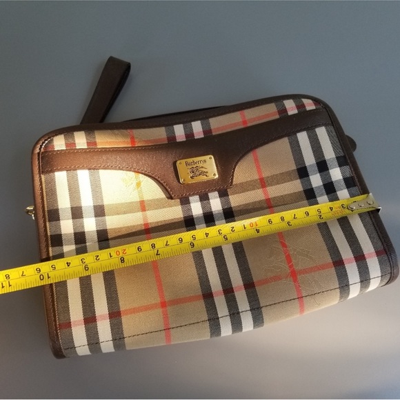 Beautiful Burberry pouch - Picture 4 of 11